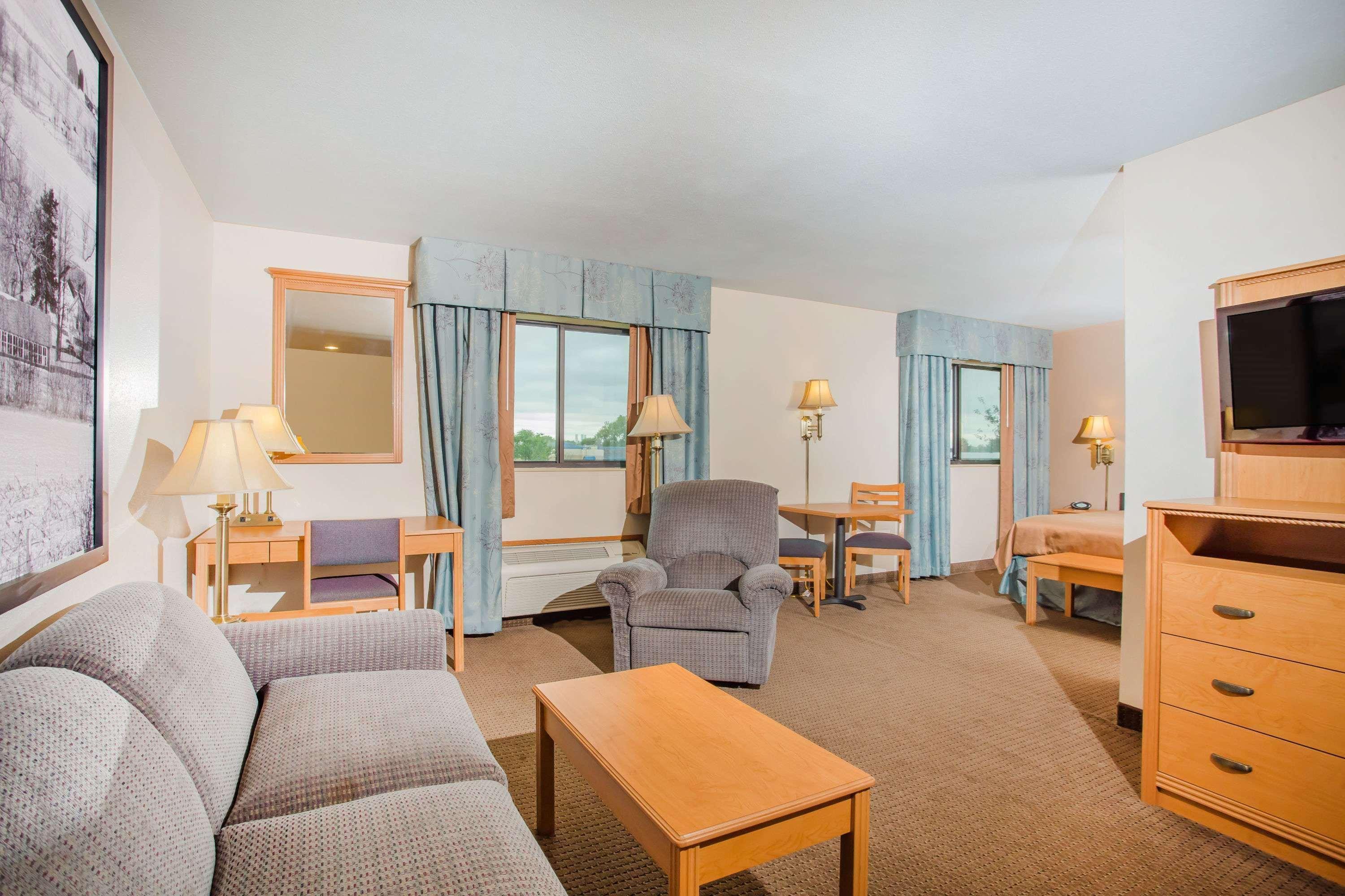 Super 8 By Wyndham Monroe Wi Hotell Exteriör bild