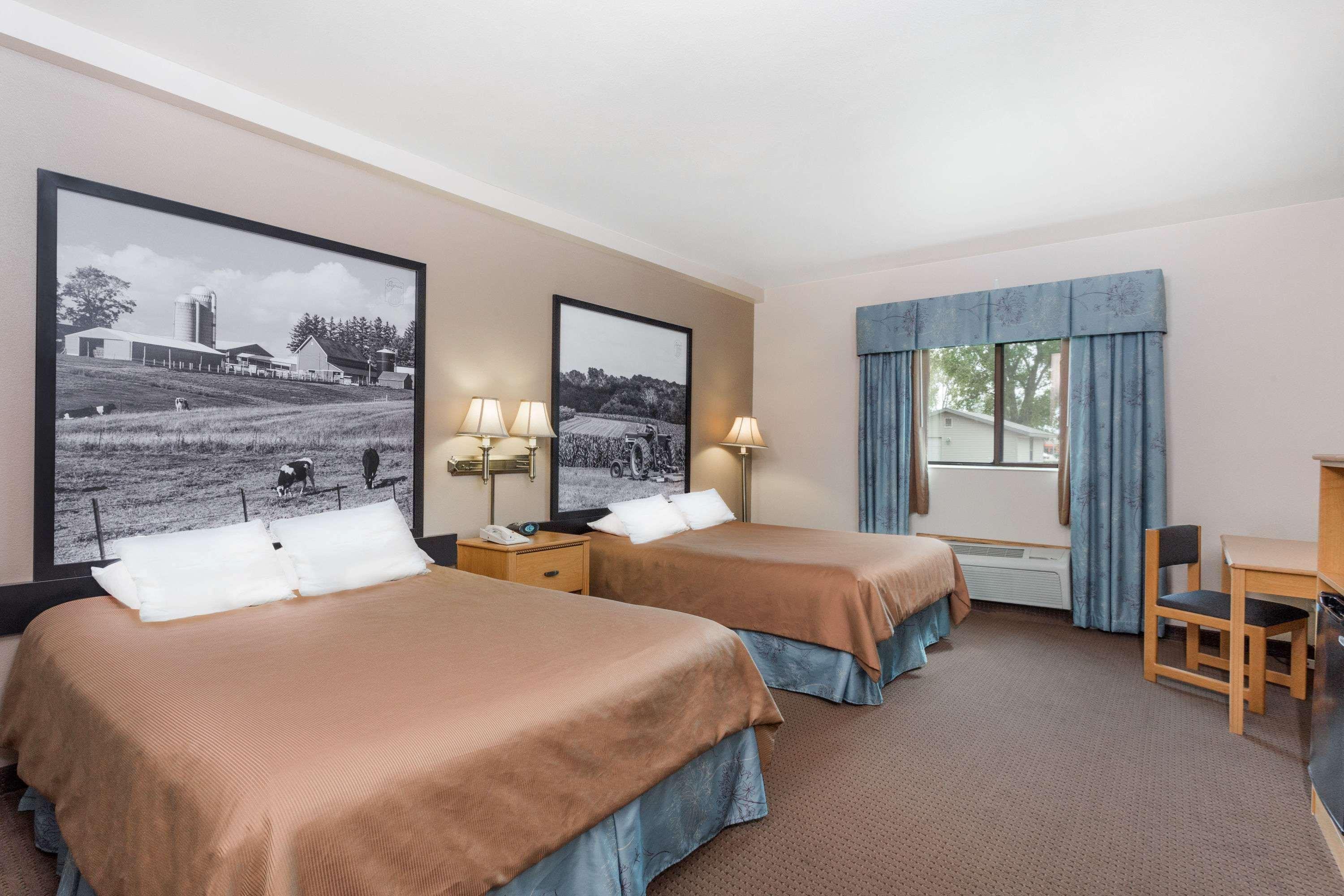 Super 8 By Wyndham Monroe Wi Hotell Exteriör bild