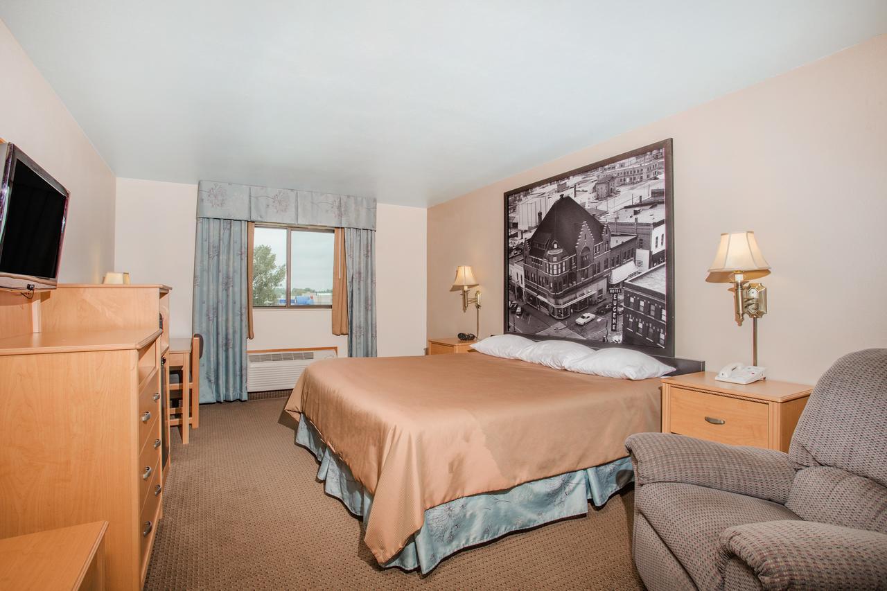 Super 8 By Wyndham Monroe Wi Hotell Exteriör bild